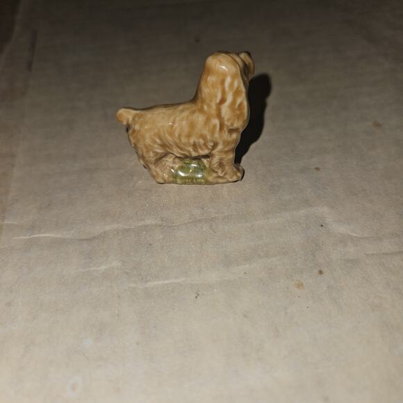 Vintage Figurine, RED ROSE TEA, COCKER SPANIEL, Wade Whimseys, Canada Import - Picture 2 of 3